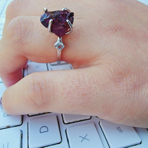 Real Raw Garnet Crystal Ring - Uniquelan Jewelry