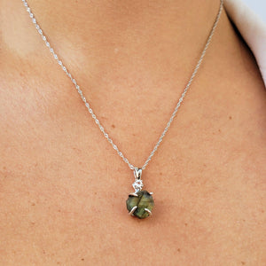Raw Flashy Labradorite Necklace - Uniquelan Jewelry