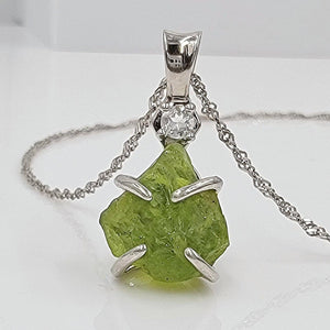 Raw Peridot Crystal Necklace - Uniquelan Jewelry