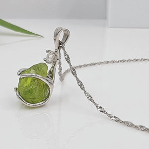 Raw Peridot Crystal Necklace - Uniquelan Jewelry