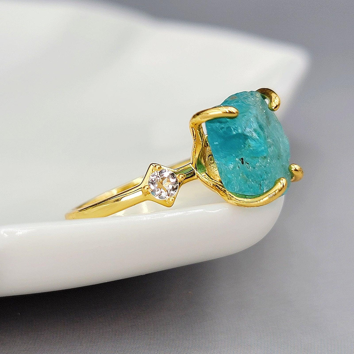 Raw Apatite Statement Ring - Uniquelan Jewelry