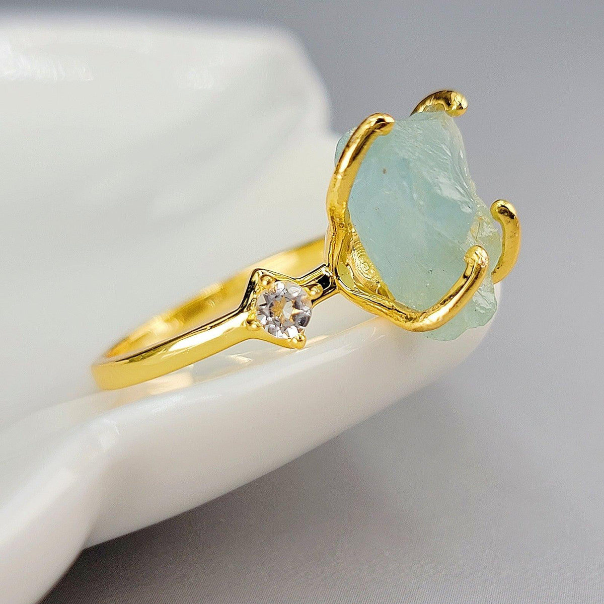Raw Aquamarine Crystal Ring - Uniquelan Jewelry