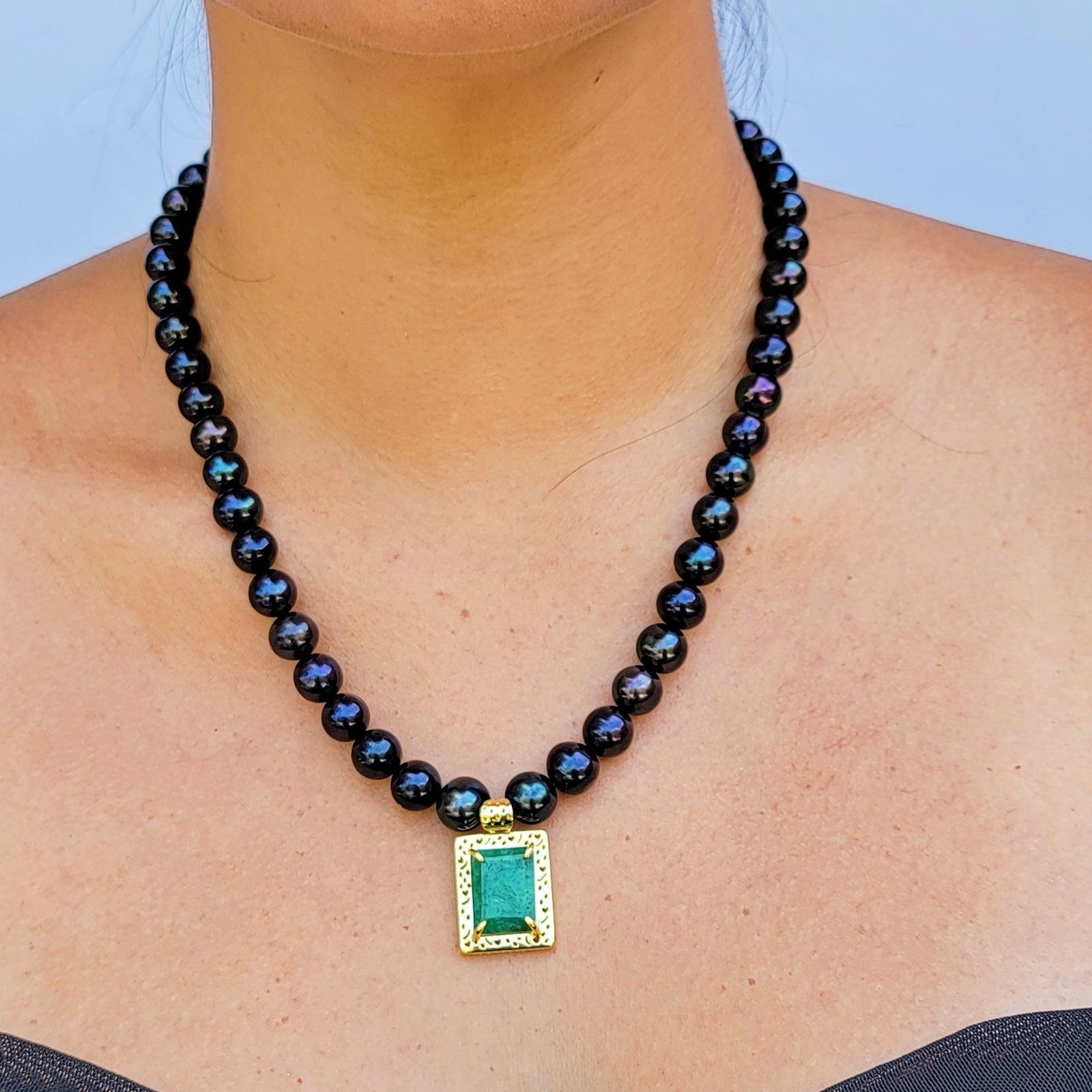 Emerald and Black Pearl Necklace - Uniquelan Jewelry