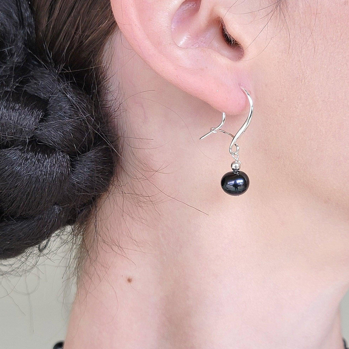 Genuine Freshwater Black pearl drop earrings - Uniquelan Jewelry