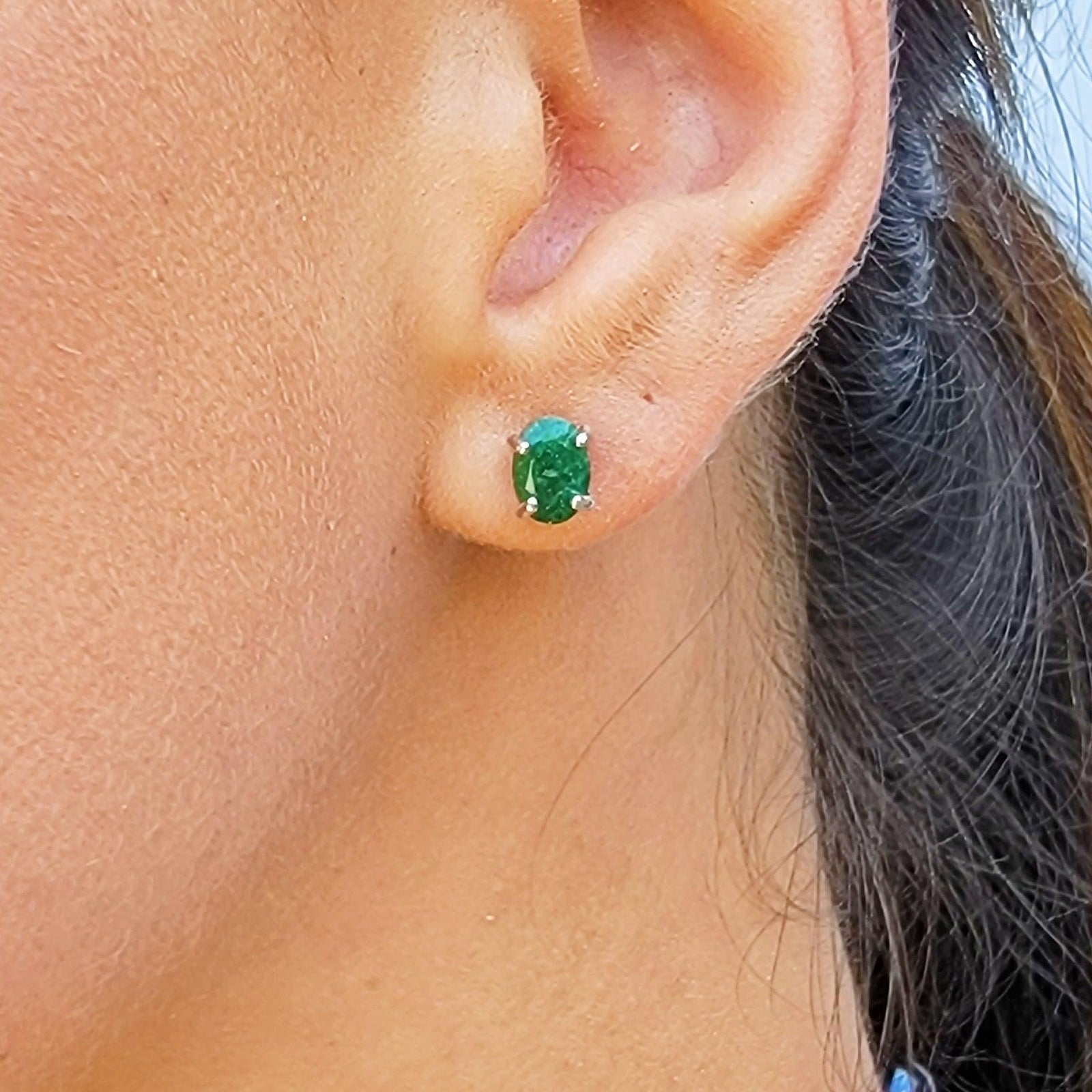 Oval Emerald Heart Earrings - Uniquelan Jewelry