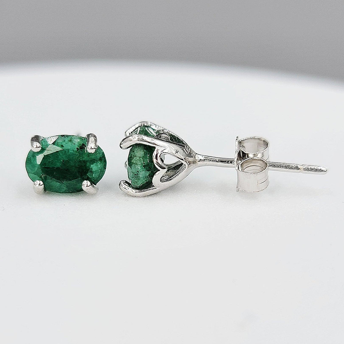 Oval Emerald Heart Earrings - Uniquelan Jewelry