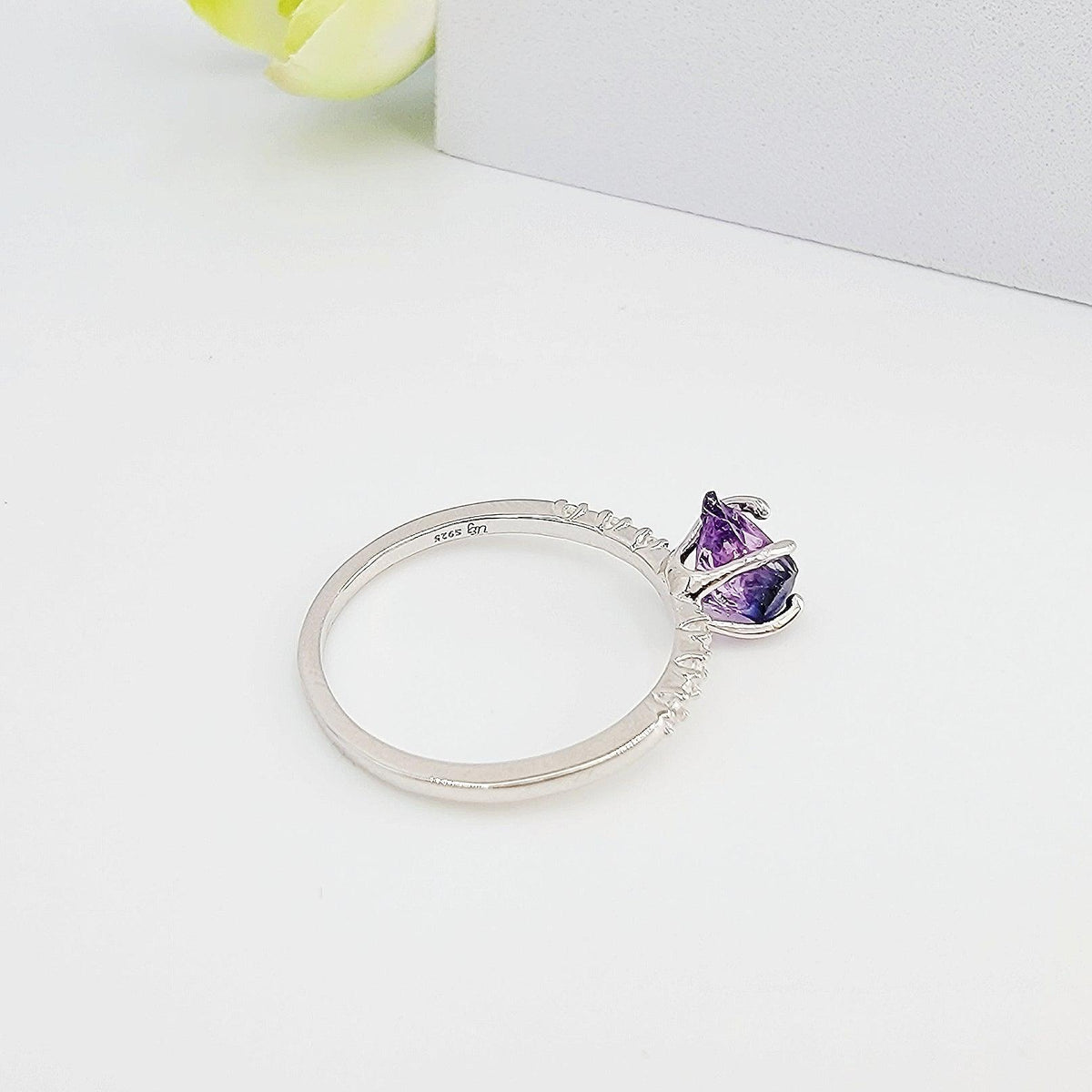 Raw Alexandrite Dainty Ring - Uniquelan Jewelry