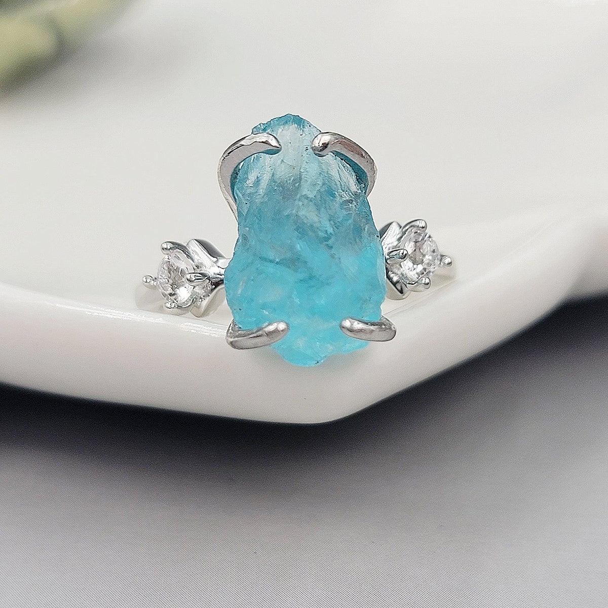 Raw Apatite Statement Ring - Uniquelan Jewelry