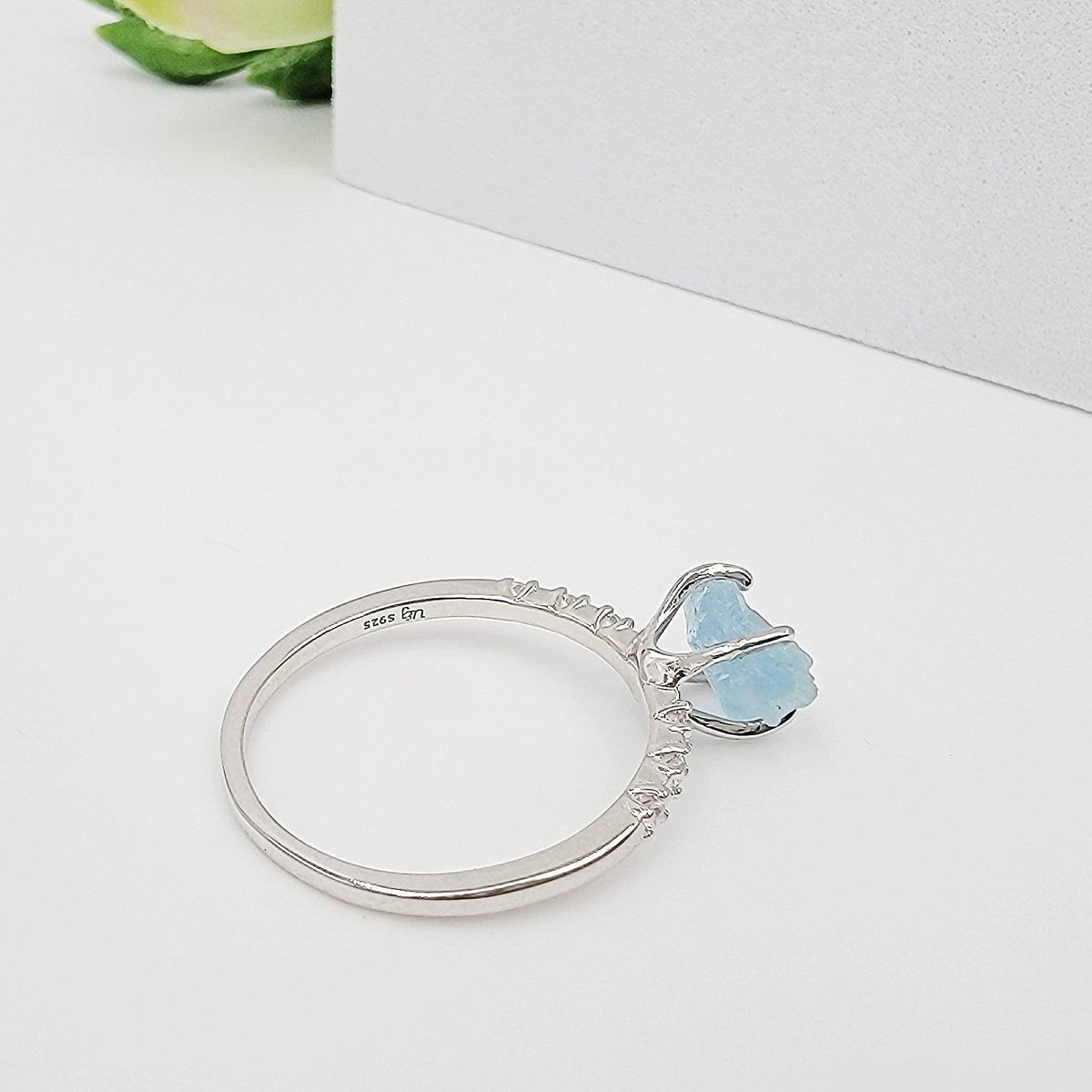 Raw aquamarine Crystal Ring - Uniquelan Jewelry