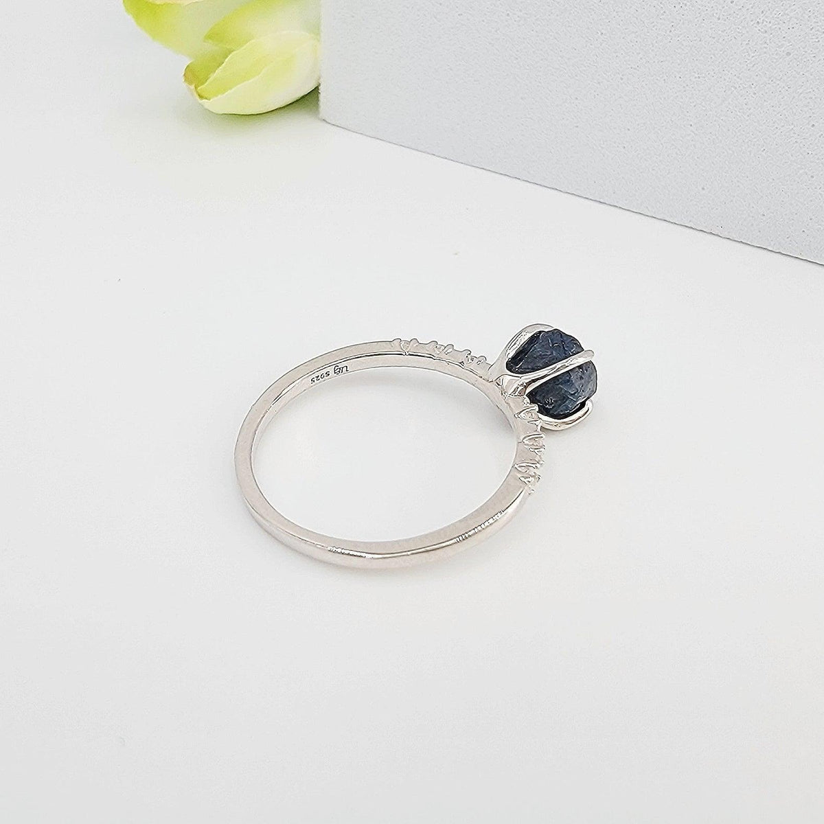 Raw Blue Sapphire Dainty Ring - Uniquelan Jewelry