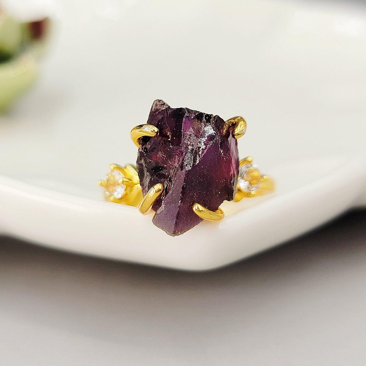 Raw Color Changing Alexandrite Ring - Uniquelan Jewelry