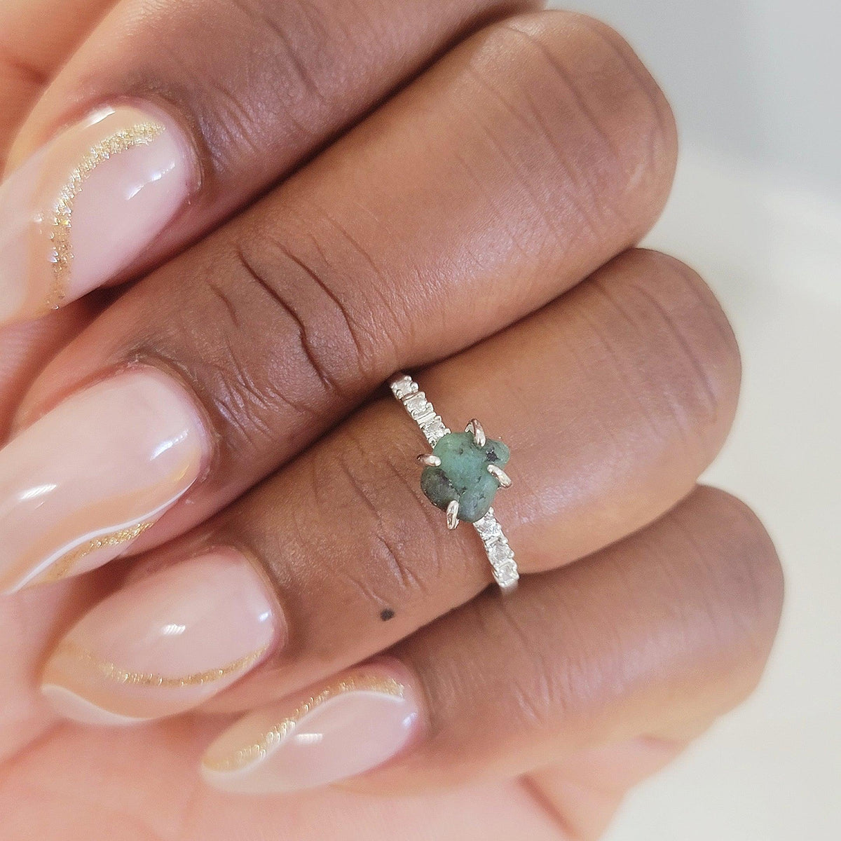 Raw emerald Dainty Ring - Uniquelan Jewelry