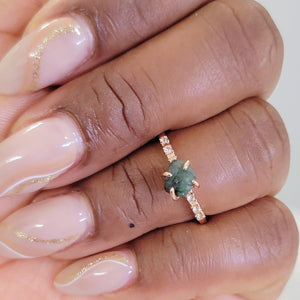 Raw emerald Dainty Ring - Uniquelan Jewelry