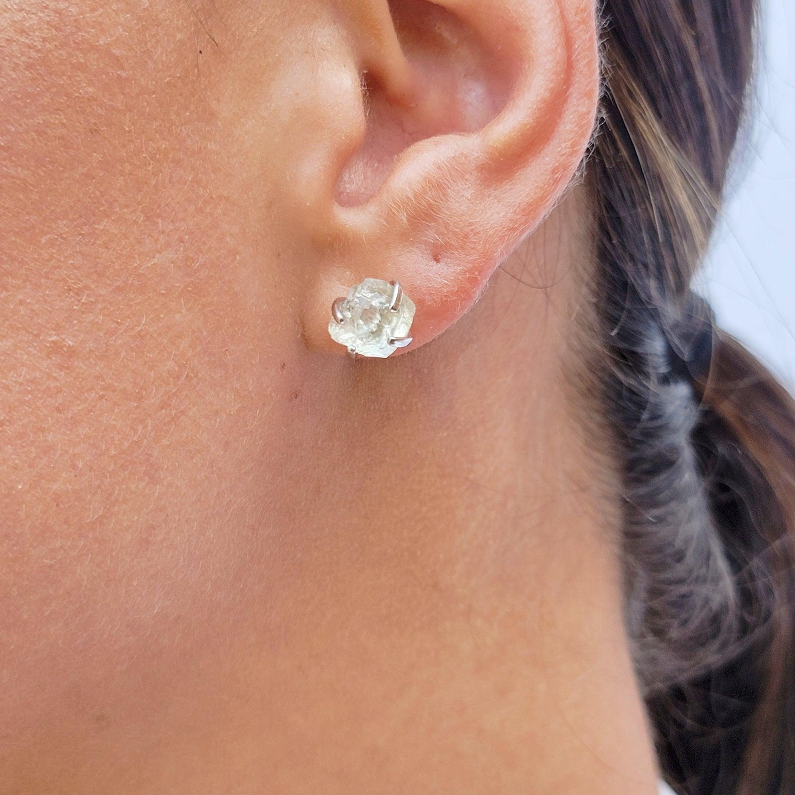 Raw Green Amethyst Stud Earrings - Uniquelan Jewelry