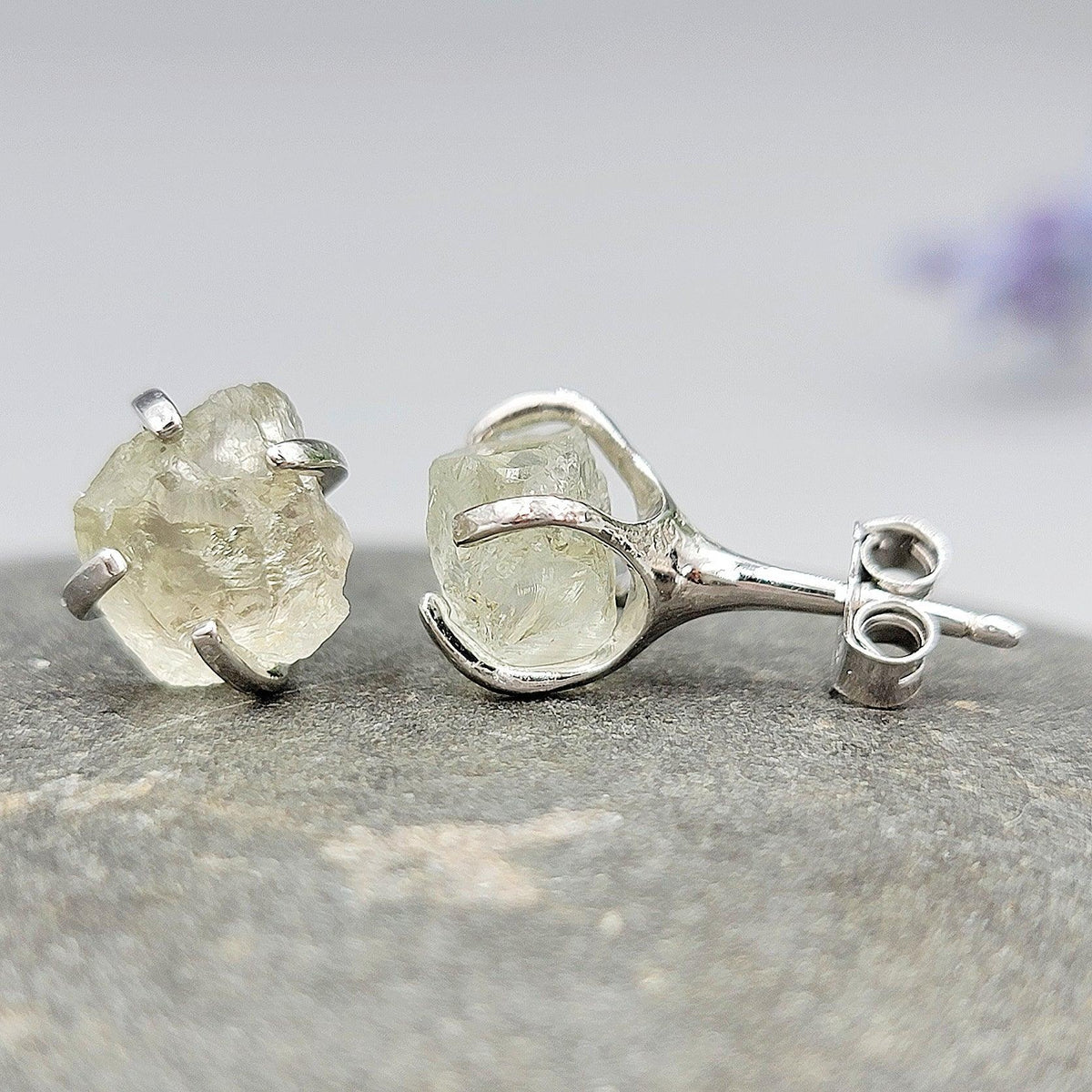 Raw Green Amethyst Stud Earrings - Uniquelan Jewelry