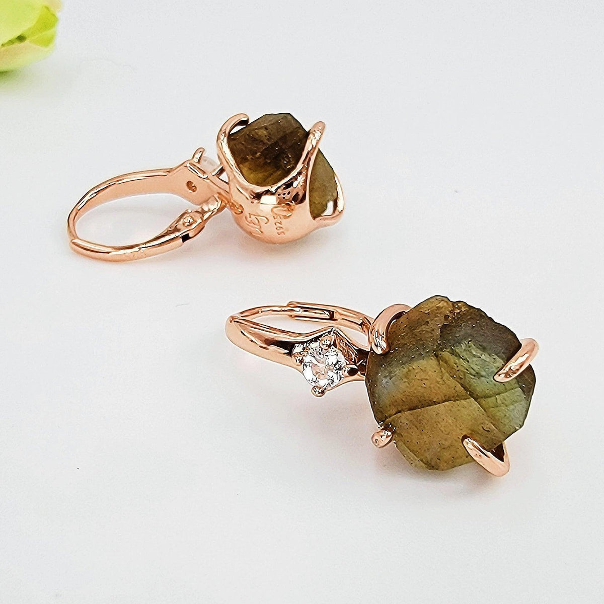 Raw Labradorite Necklace and Drop Earrings Set - Uniquelan Jewelry