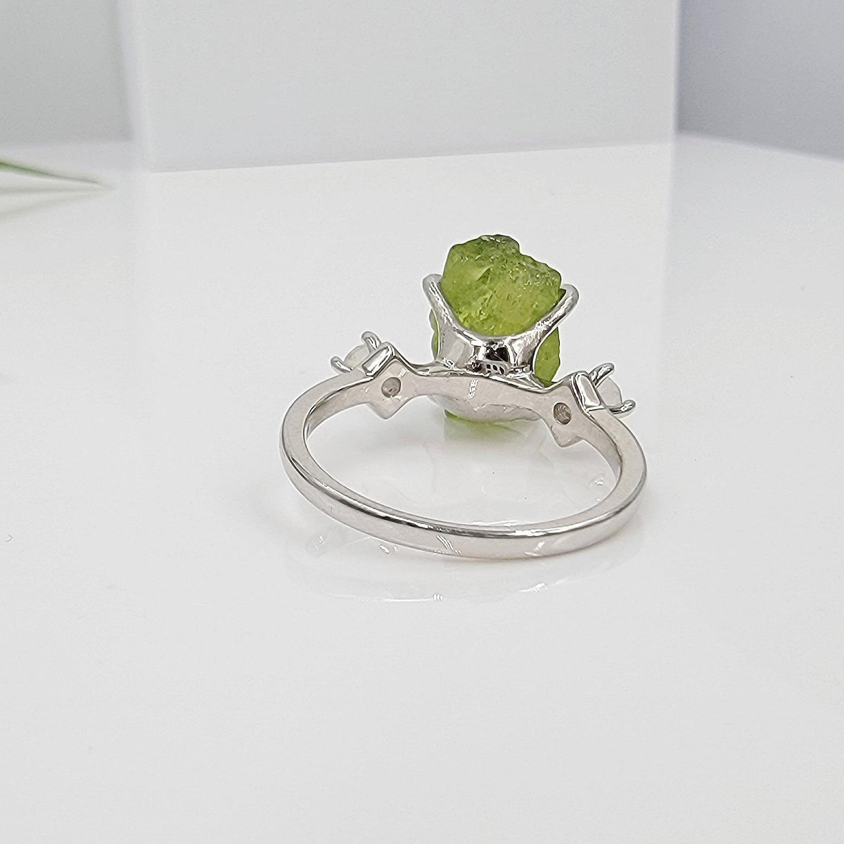 Raw Peridot Crystal Ring Set - Uniquelan Jewelry
