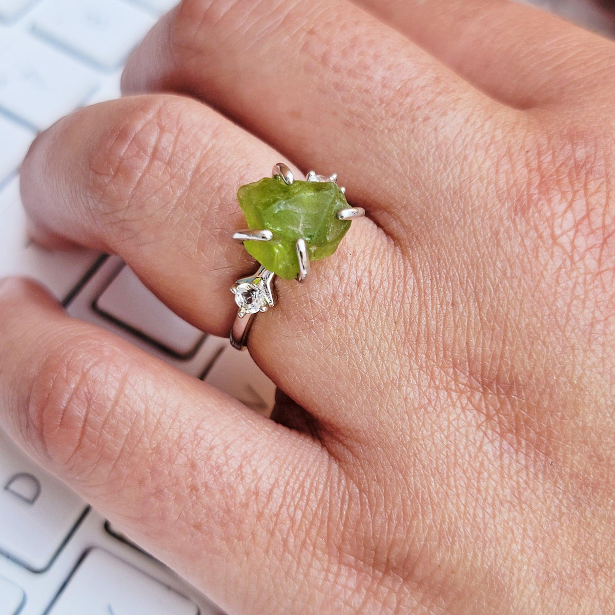 Raw Peridot Crystal Ring - Uniquelan Jewelry