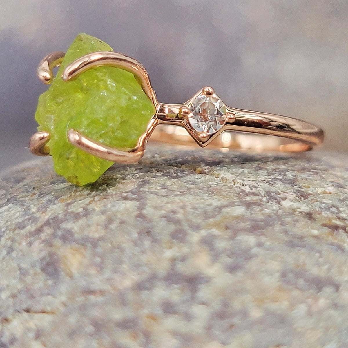 Raw Peridot Crystal Ring - Uniquelan Jewelry