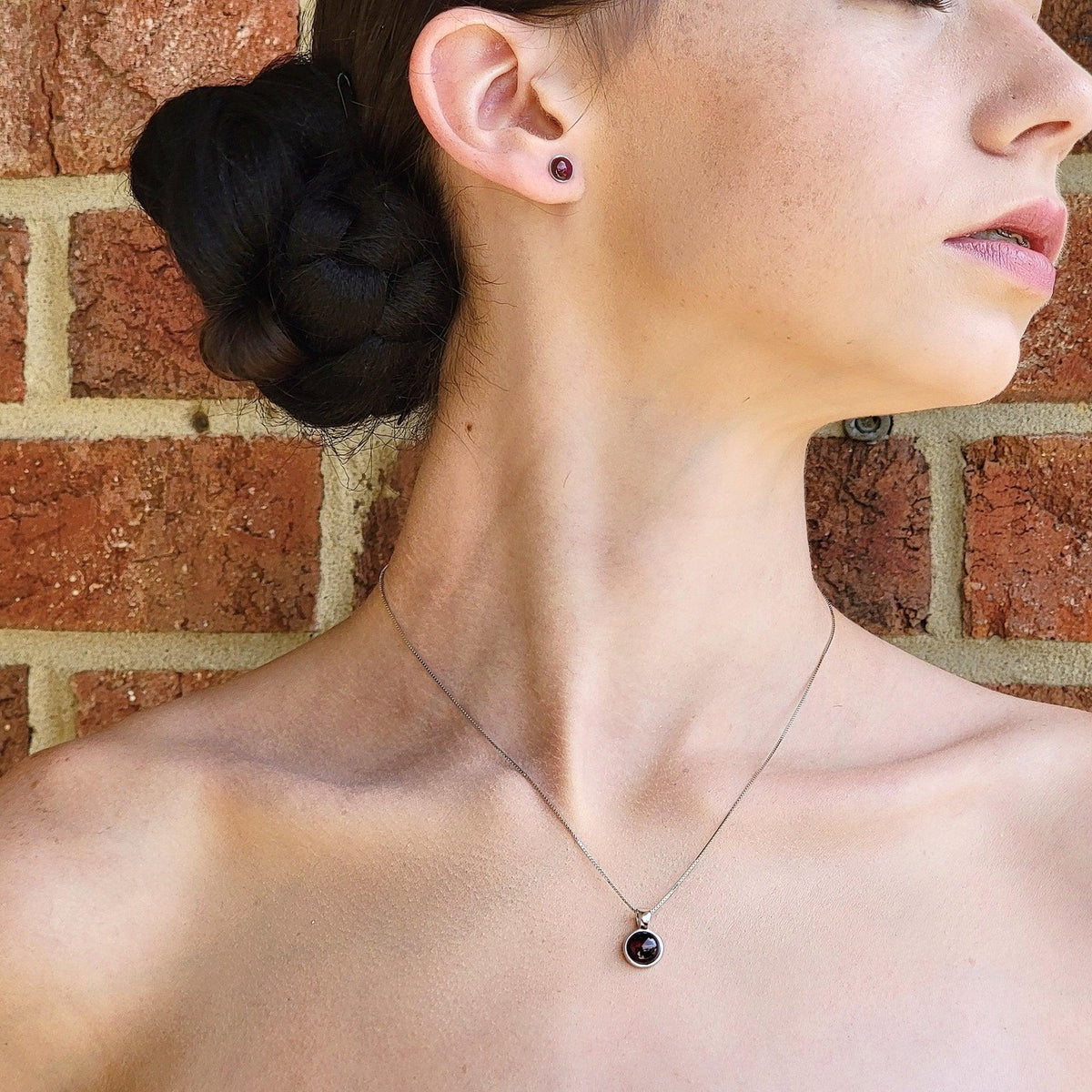 Real 6mm Garnet Stud Earrings - Uniquelan Jewelry