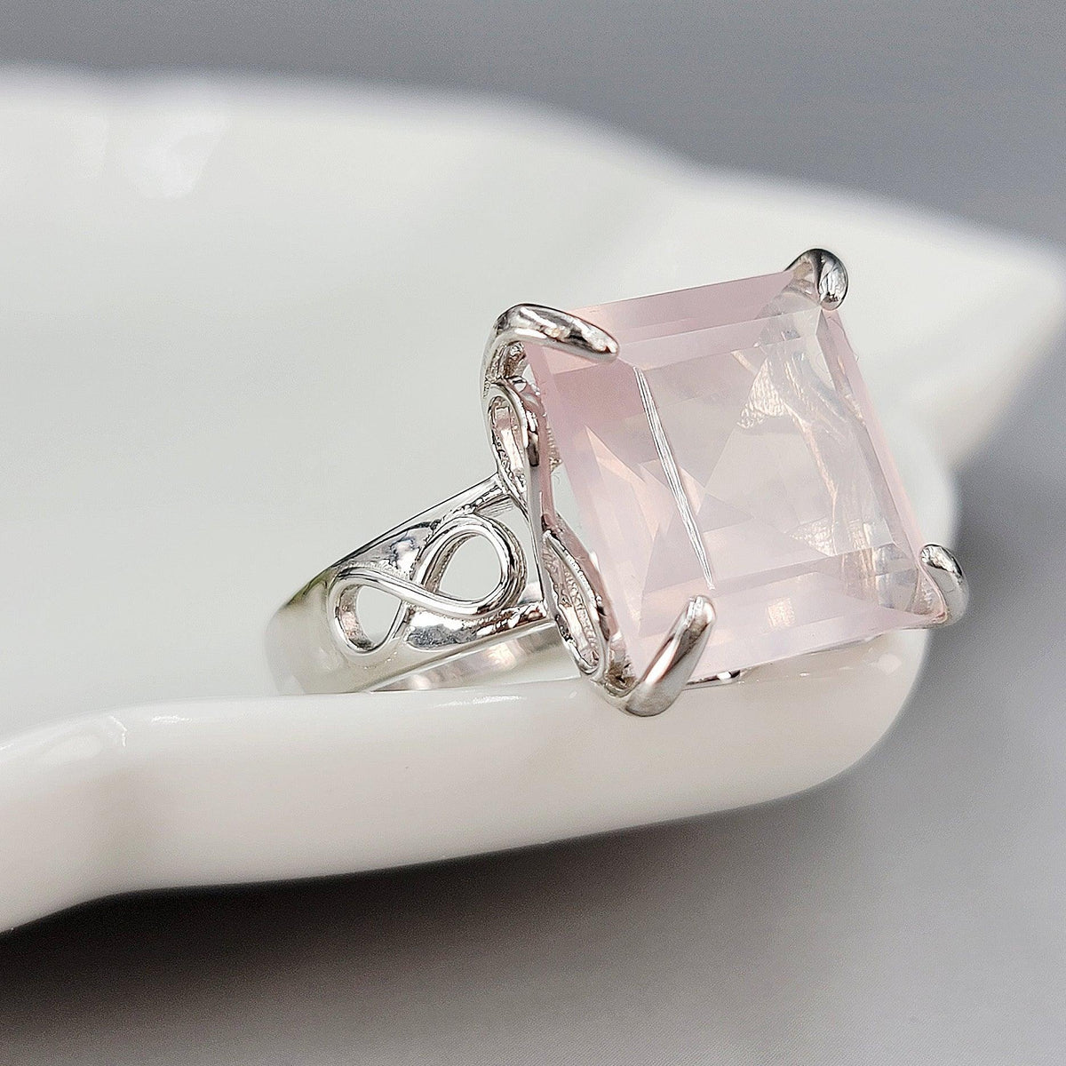 Rose Quartz Infinity Ring - Uniquelan Jewelry